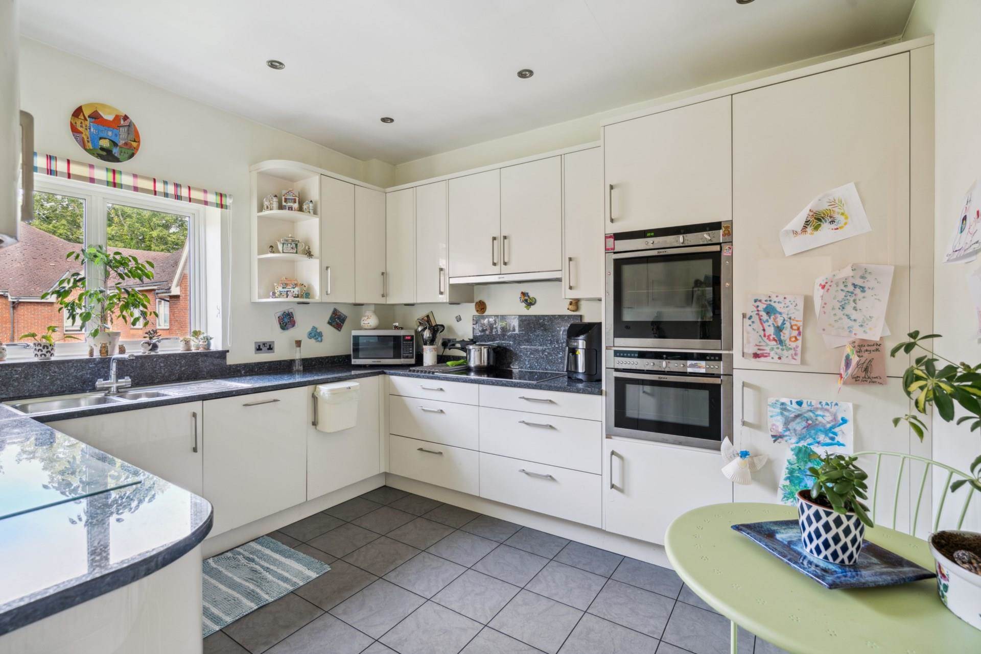 Additional Property Image 3 bedroom Flat for sale in Bushey 5