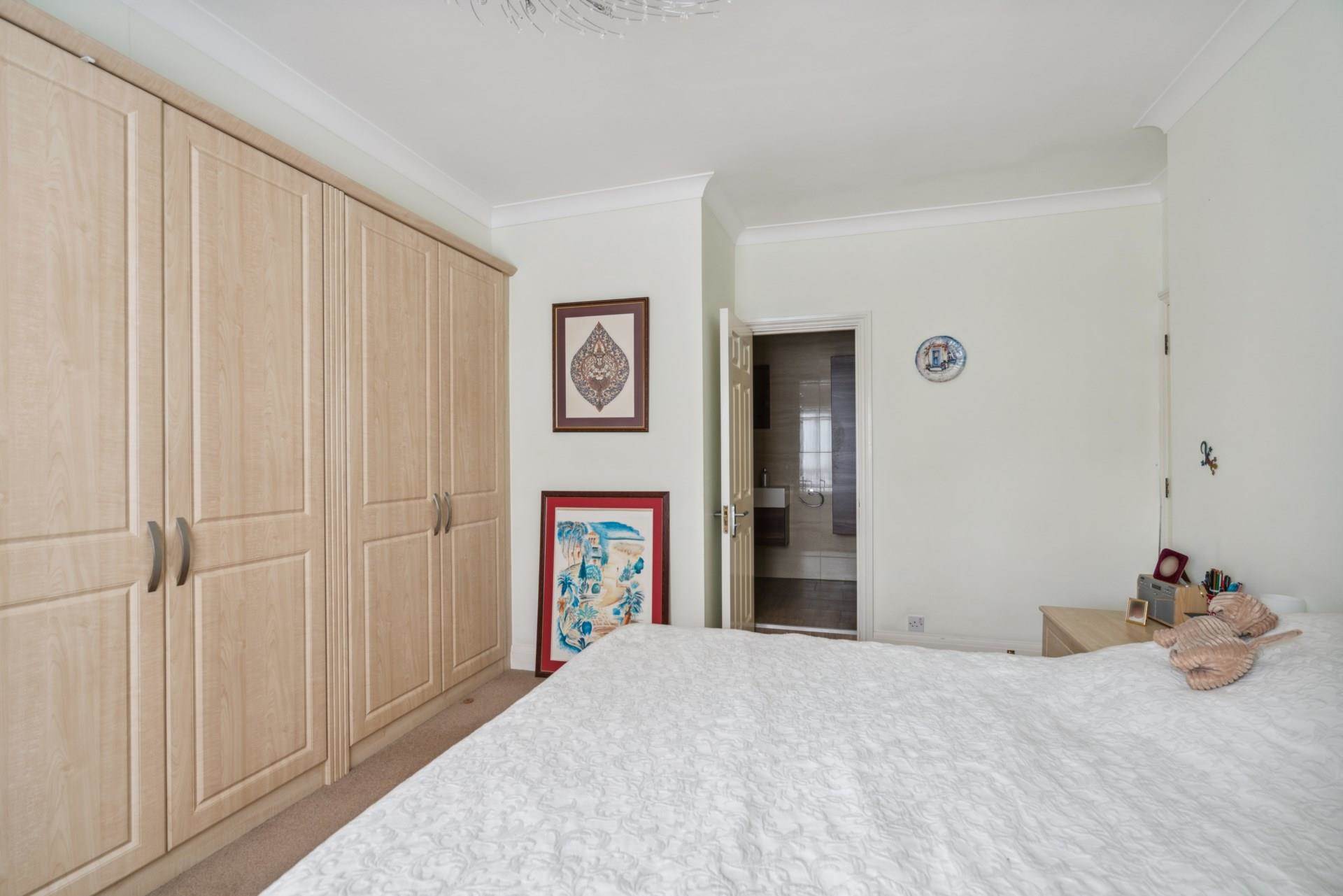 Additional Property Image 3 bedroom Flat for sale in Bushey 7