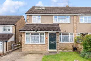 3 bedroom Semi Detached for sale in Bushey