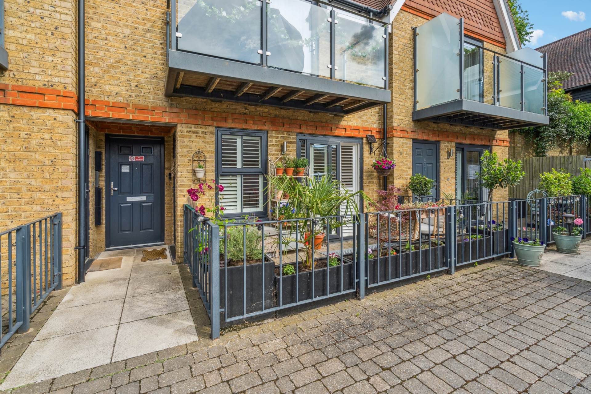 1 bedroom Flat for sale in Bushey