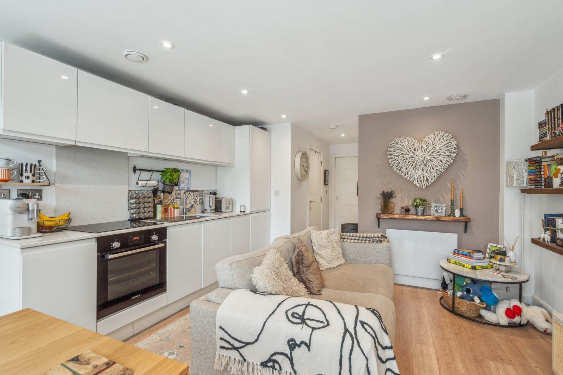Additional Property Image 1 bedroom Flat for sale in Bushey 6