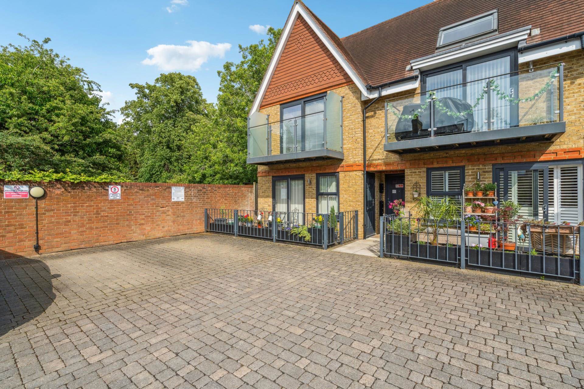 Additional Property Image 1 bedroom Flat for sale in Bushey 12