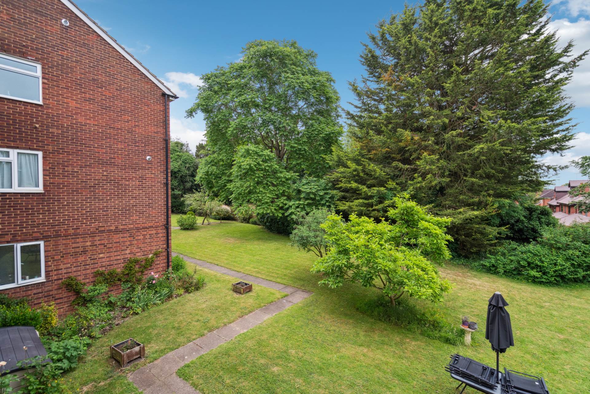 Additional Property Image 2 bedroom Flat for sale in Bushey 8