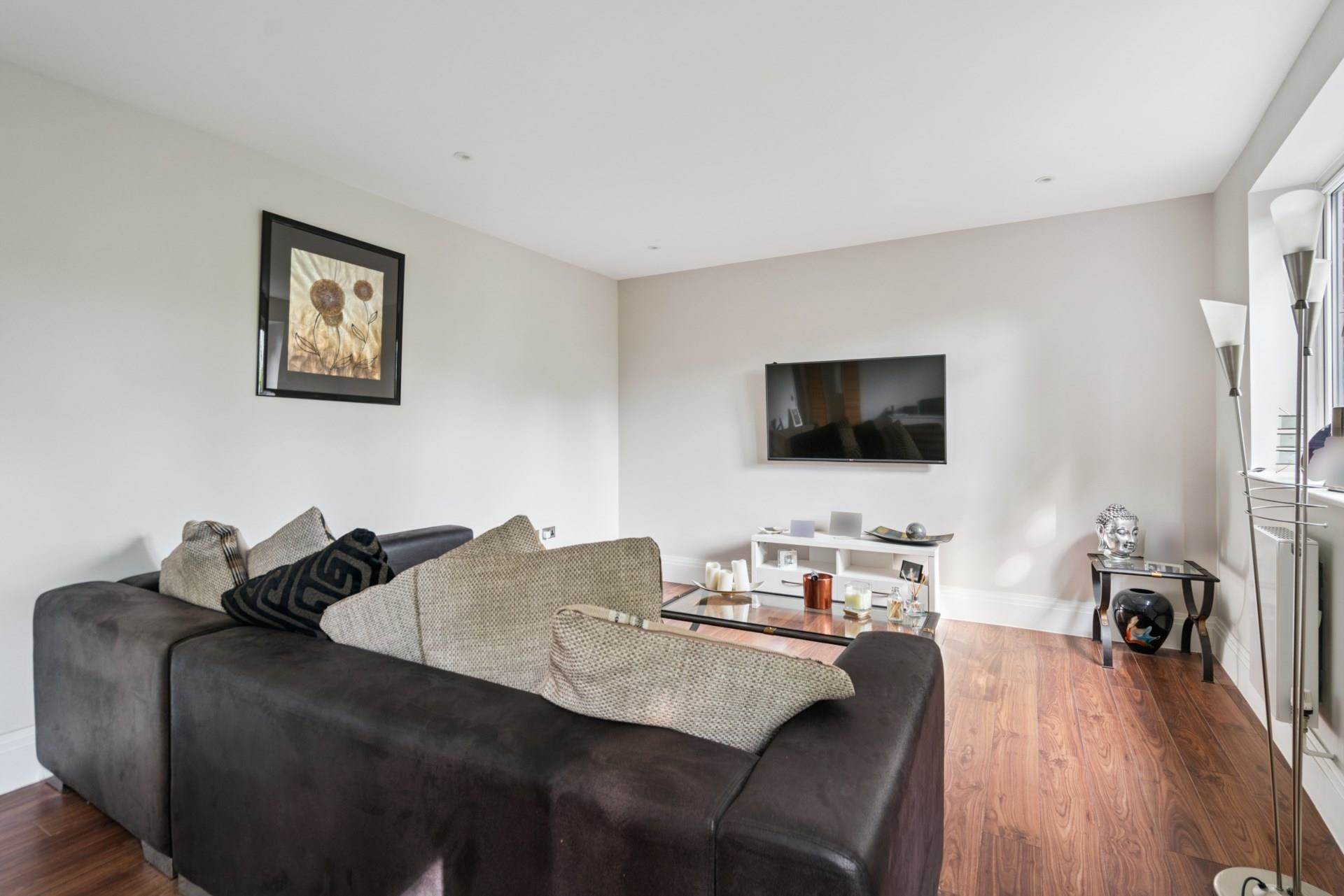Additional Property Image 3 bedroom Semi Detached for sale in Bushey 7