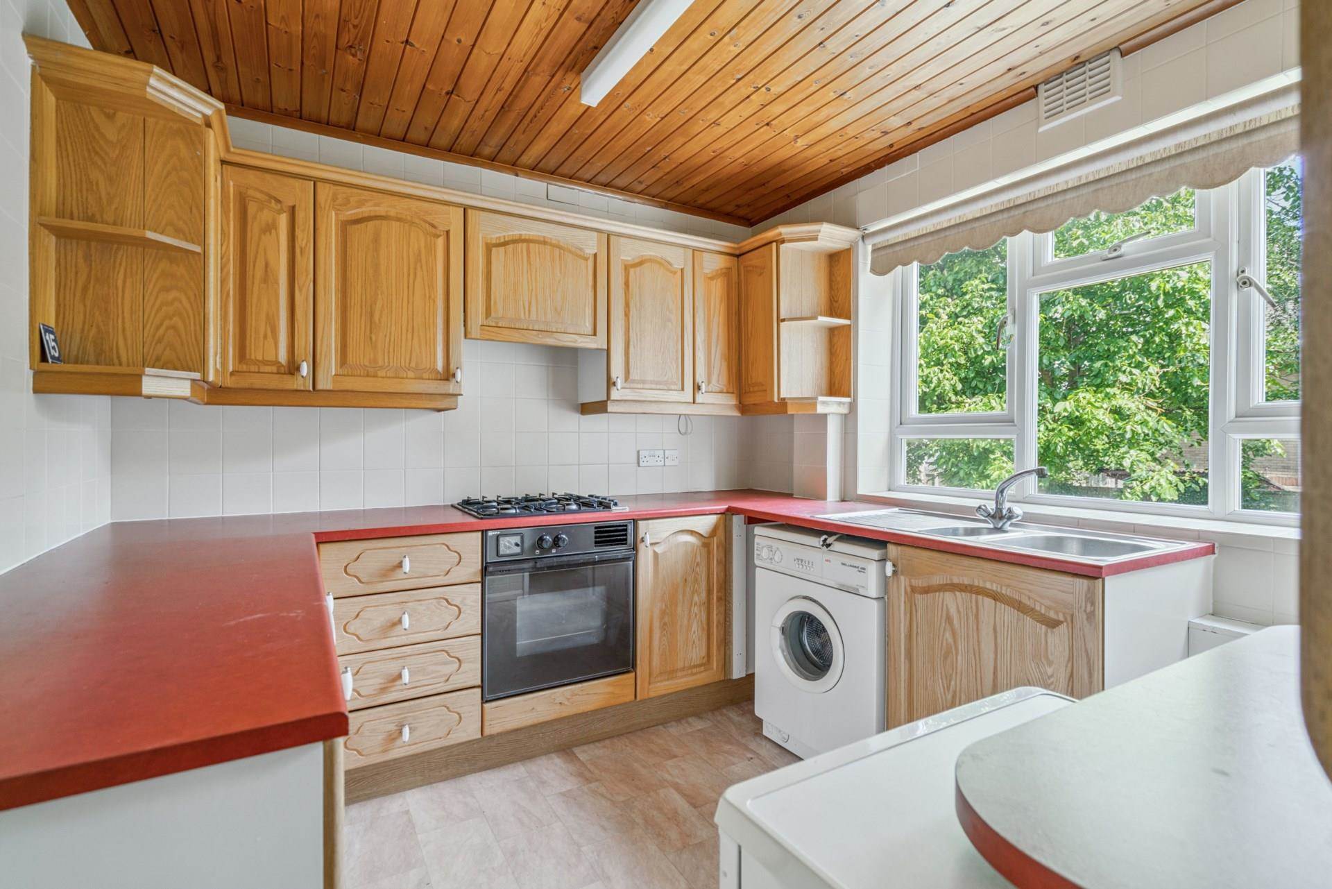 Additional Property Image 2 bedroom Maisonette for sale in Bushey 5