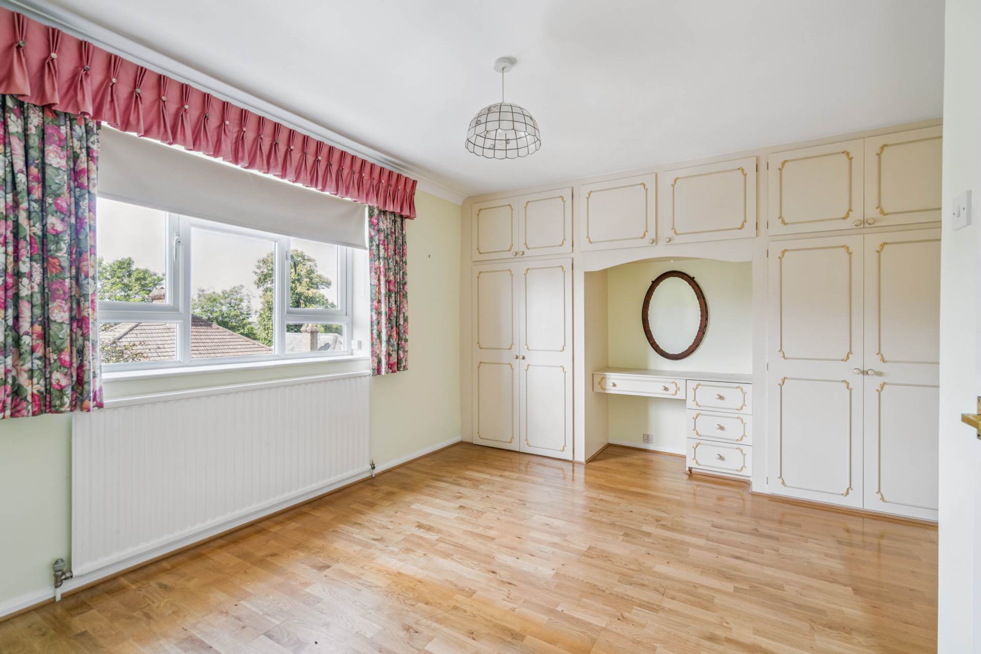 Additional Property Image 2 bedroom Maisonette for sale in Bushey 6