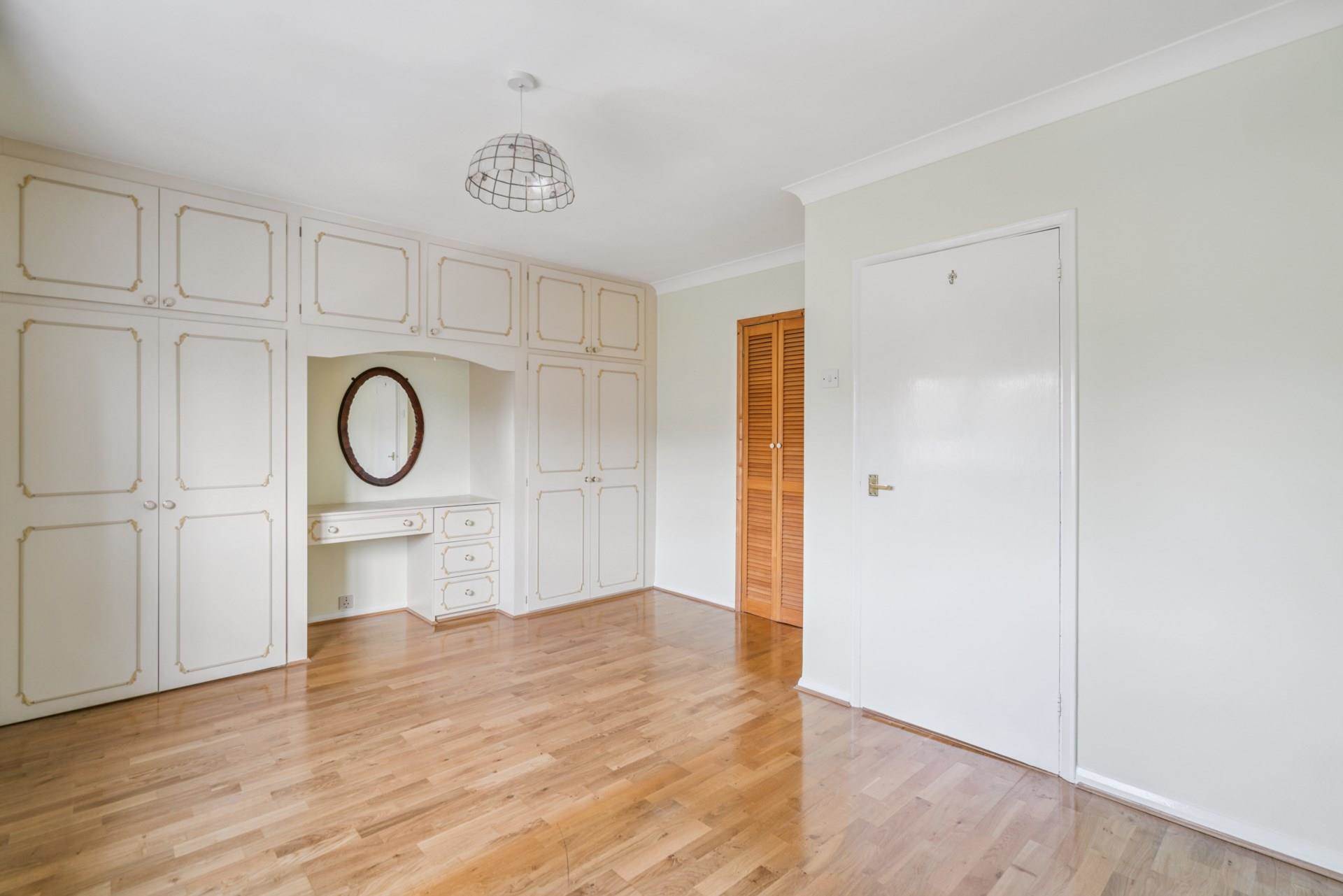 Additional Property Image 2 bedroom Maisonette for sale in Bushey 7