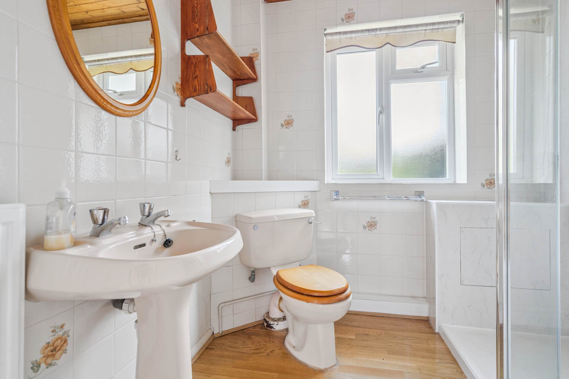 Additional Property Image 2 bedroom Maisonette for sale in Bushey 9