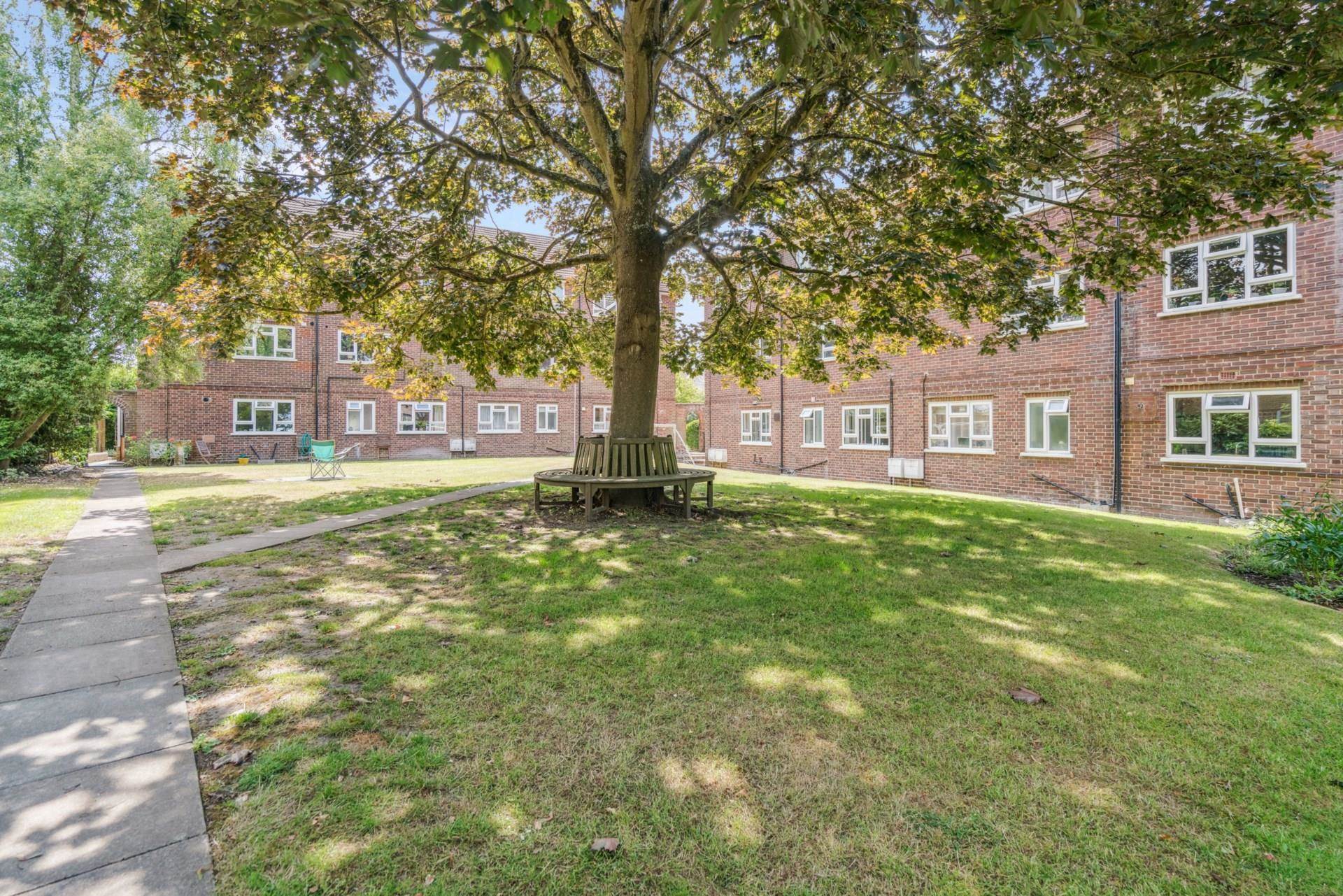 Additional Property Image 2 bedroom Maisonette for sale in Bushey 11
