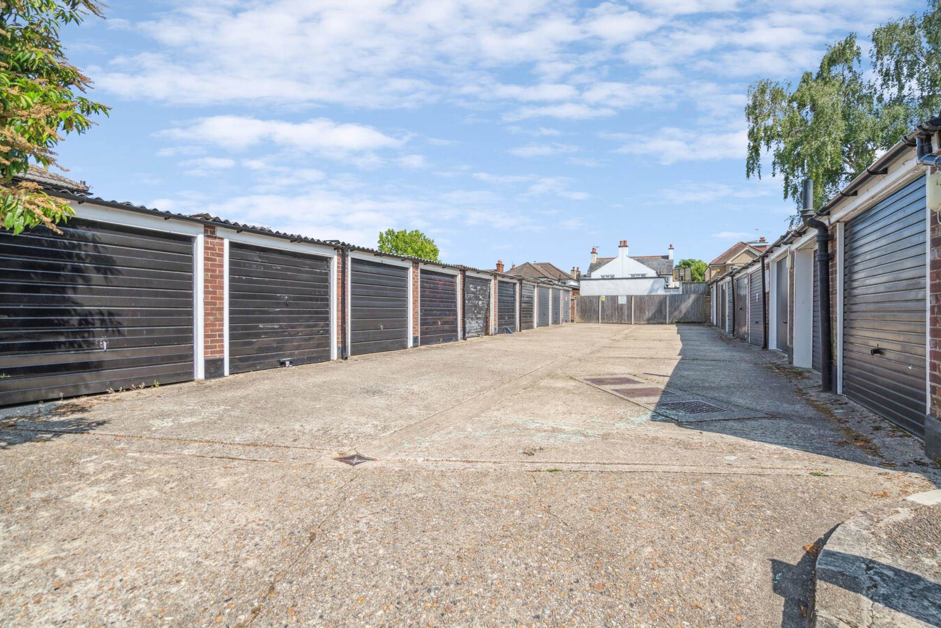 Additional Property Image 2 bedroom Maisonette for sale in Bushey 12