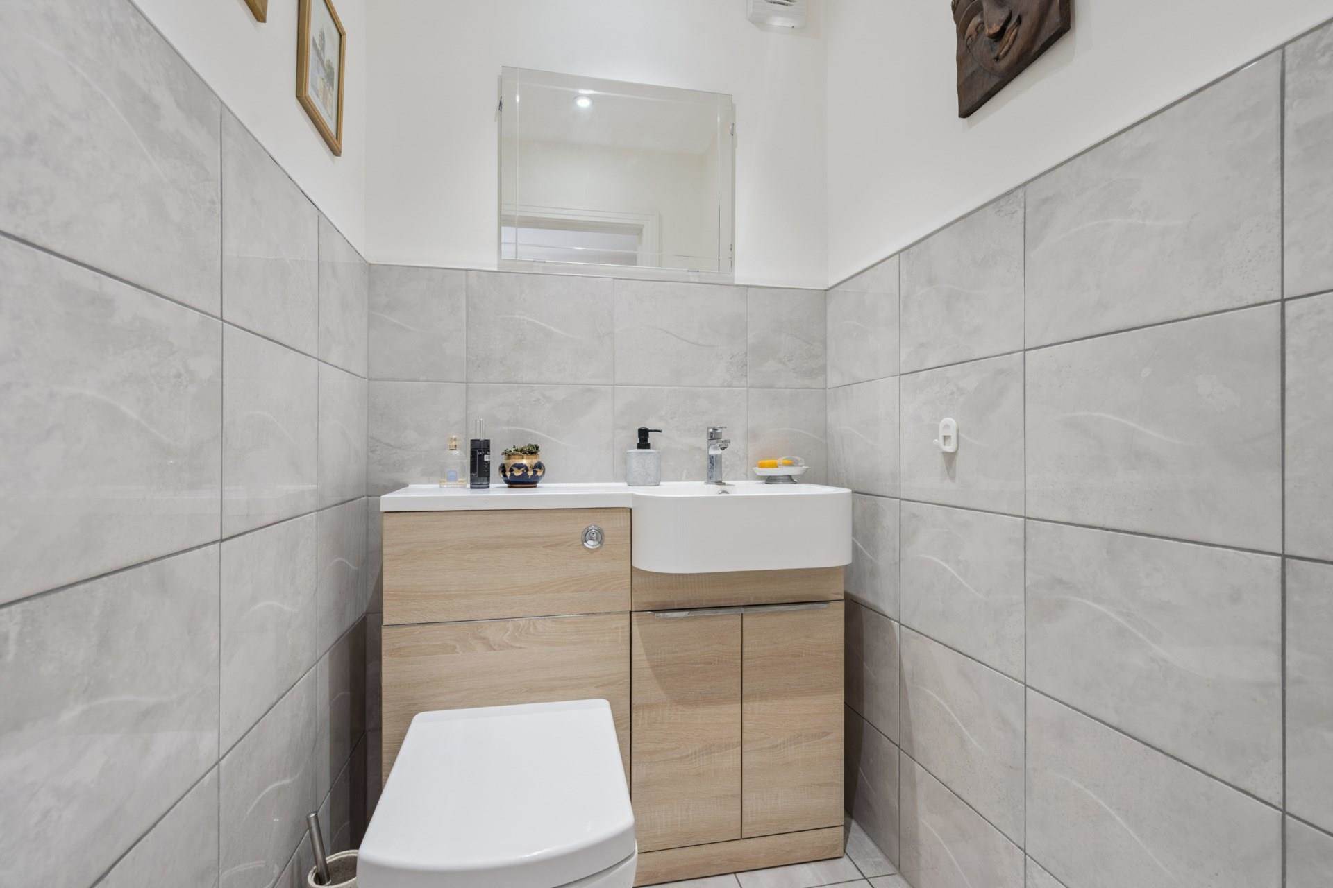 Additional Property Image 2 bedroom Semi Detached for sale in Watford 6