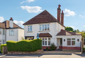 4 bedroom Detached for sale in Bushey