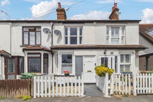 2 bedroom Terraced for sale in Bushey