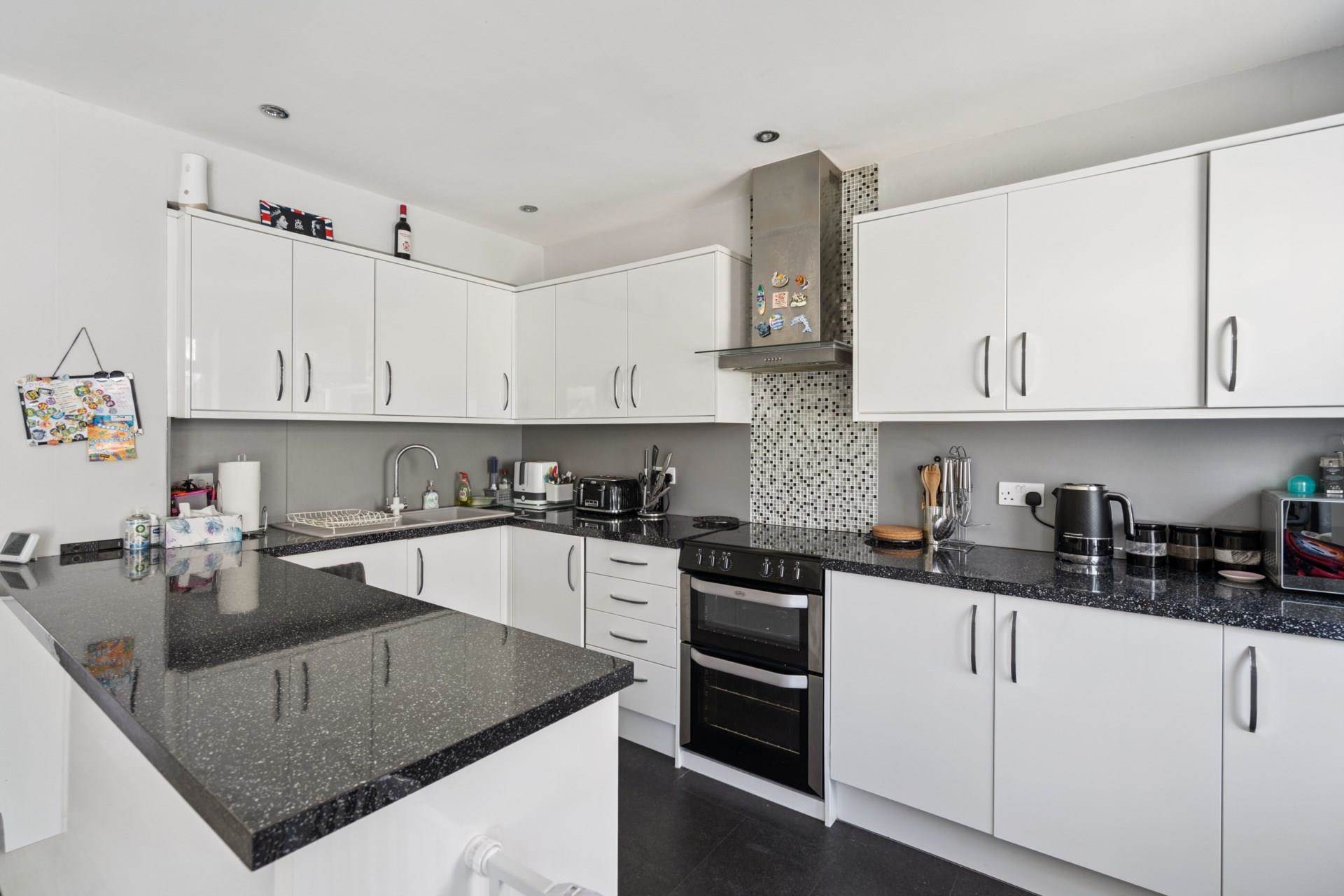 Additional Property Image 3 bedroom Semi Detached Bungalow for sale in Watford 5