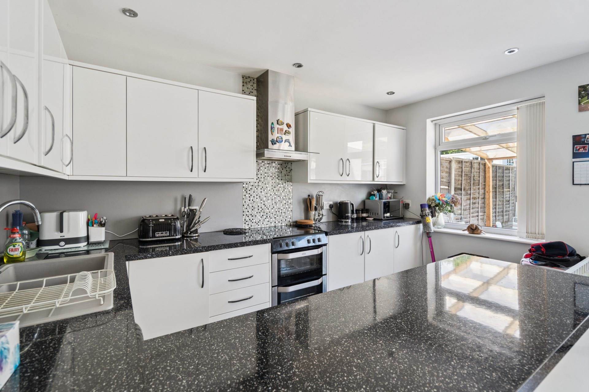 Additional Property Image 3 bedroom Semi Detached Bungalow for sale in Watford 6