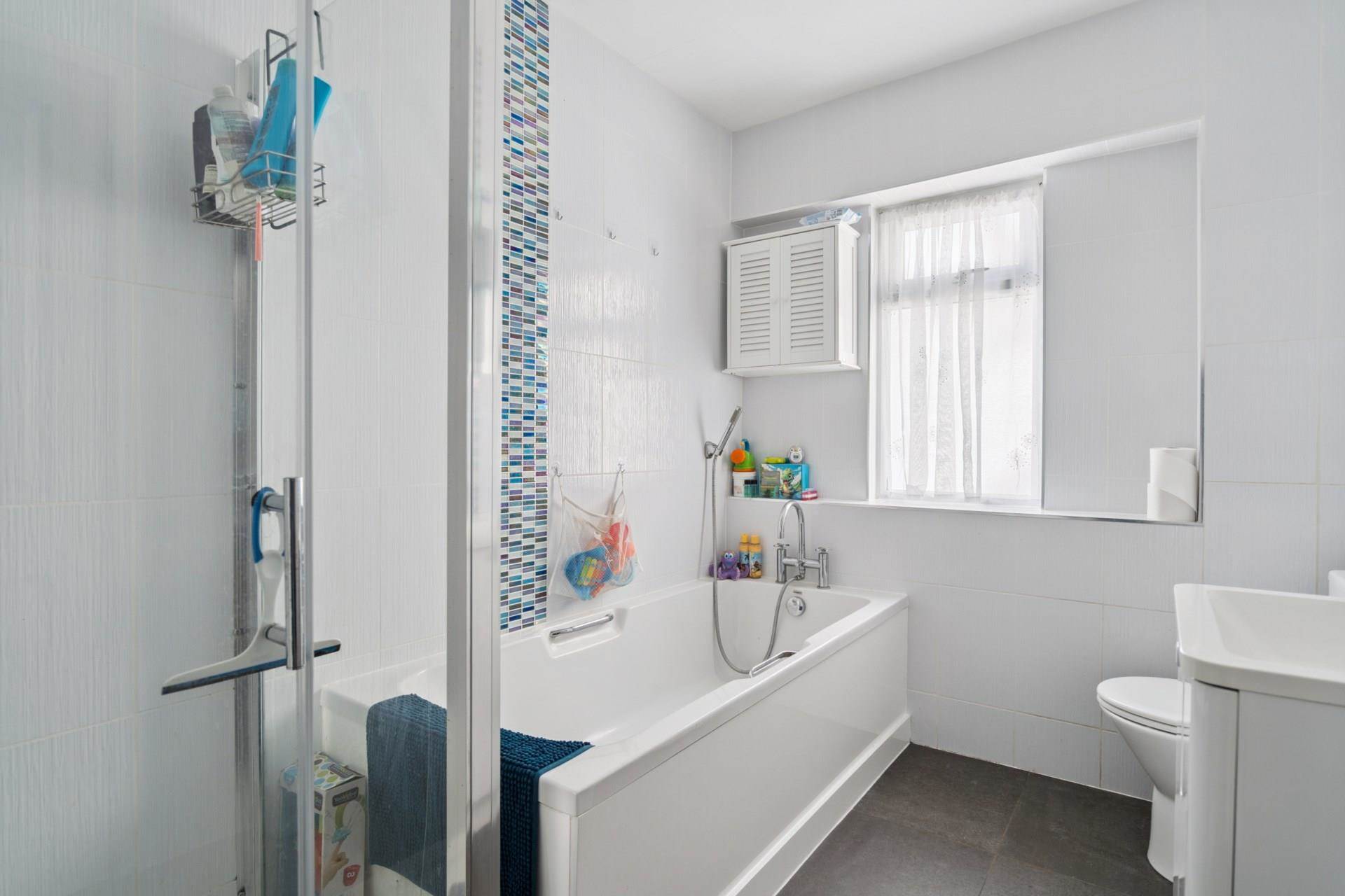 Additional Property Image 3 bedroom Semi Detached Bungalow for sale in Watford 9