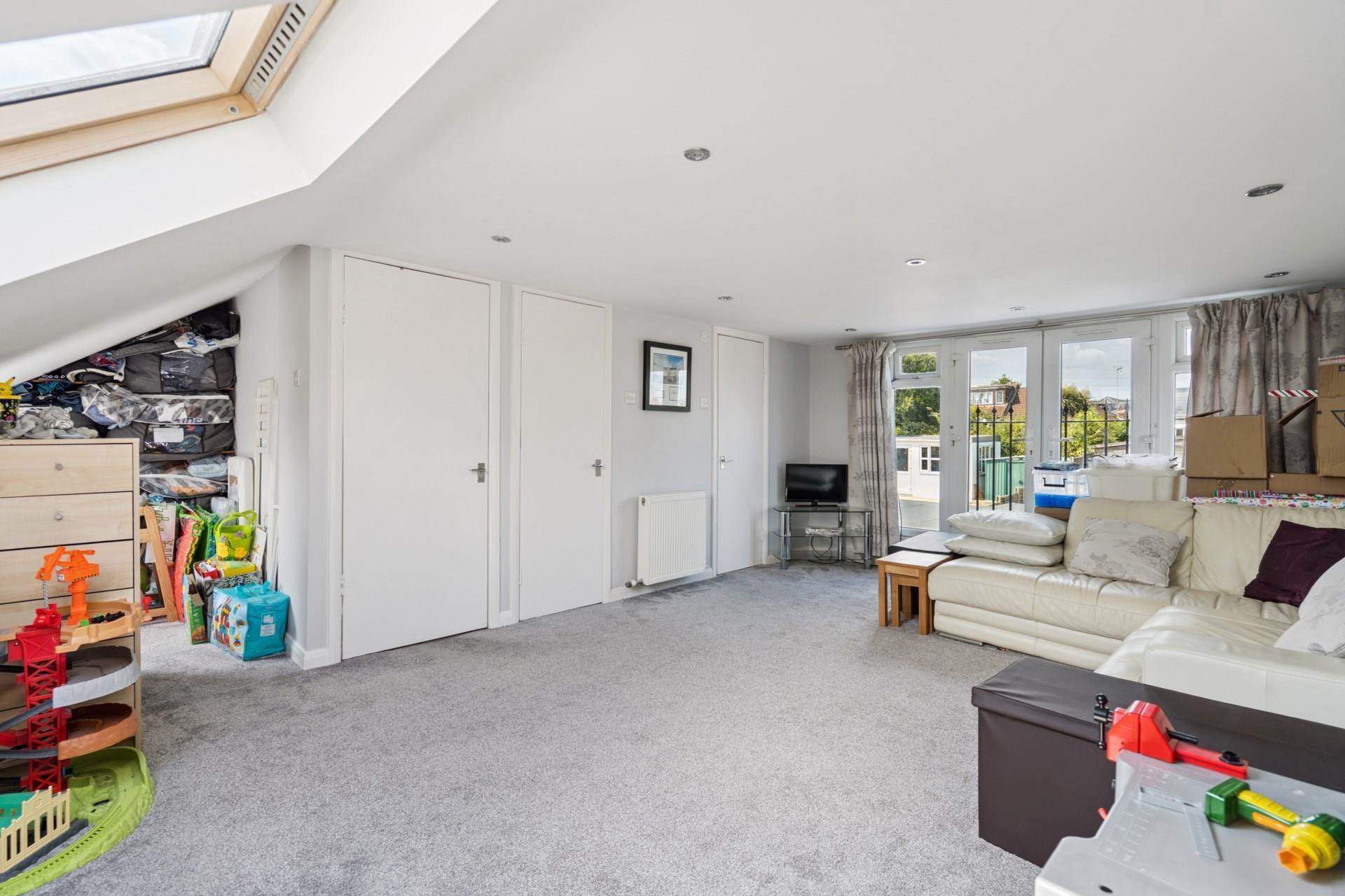 Additional Property Image 3 bedroom Semi Detached Bungalow for sale in Watford 11