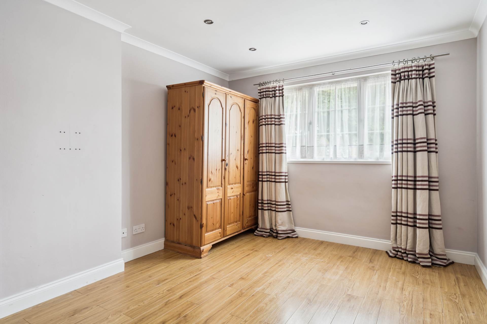 Additional Property Image 4 bedroom Semi Detached for sale in Bushey 7