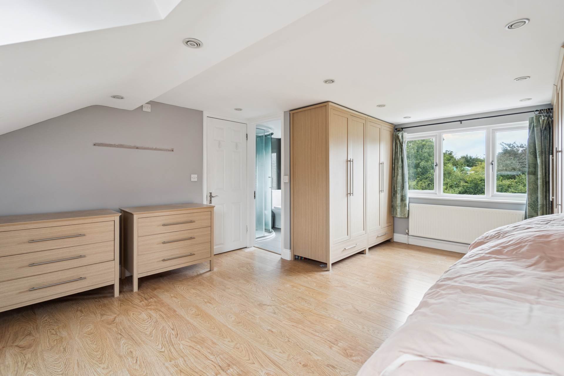 Additional Property Image 4 bedroom Semi Detached for sale in Bushey 11
