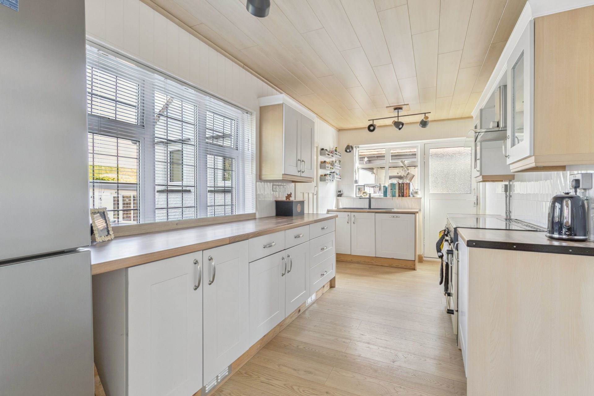 Additional Property Image 4 bedroom Detached for sale in Bushey 4