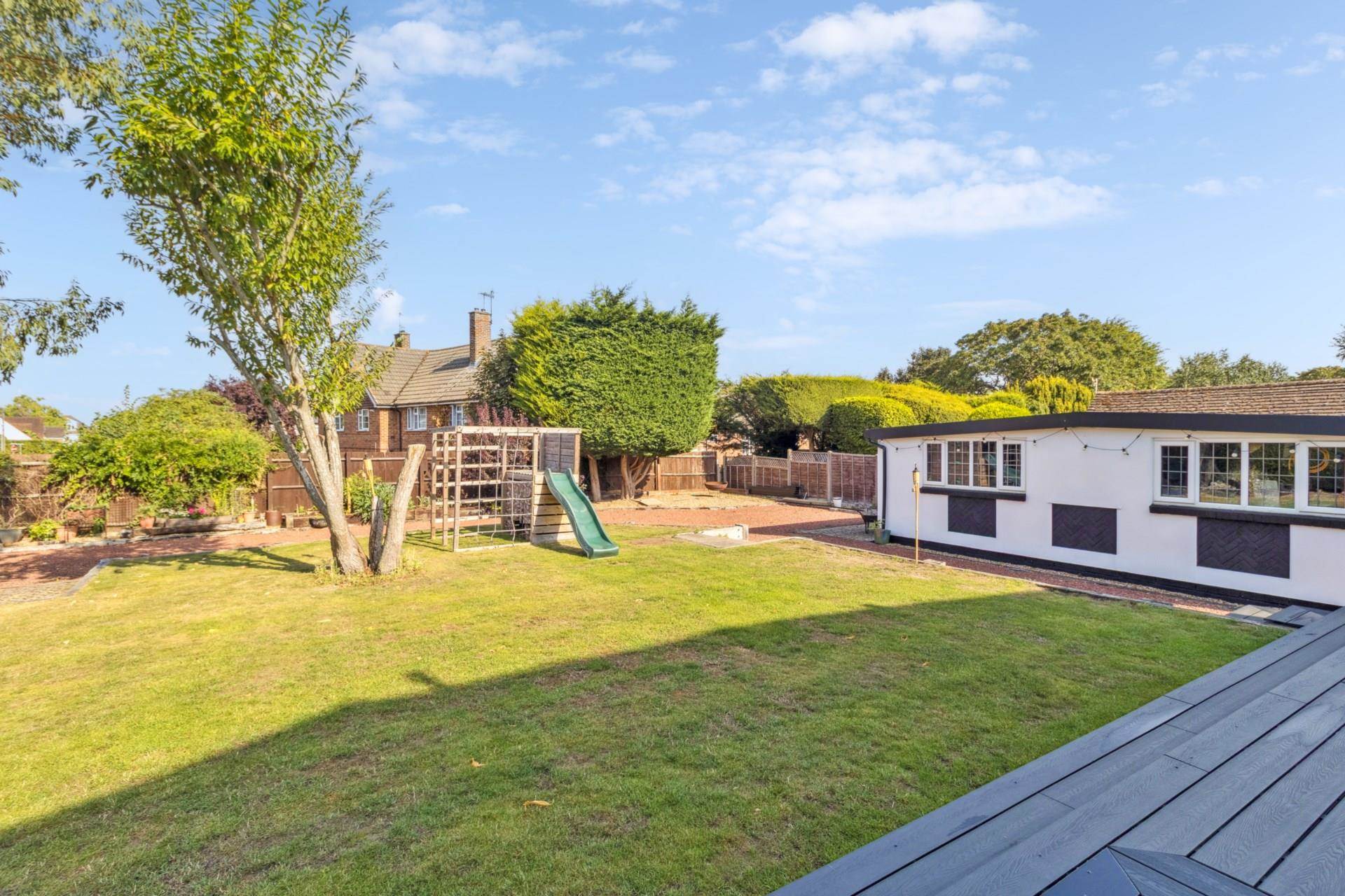 Additional Property Image 4 bedroom Detached for sale in Bushey 12