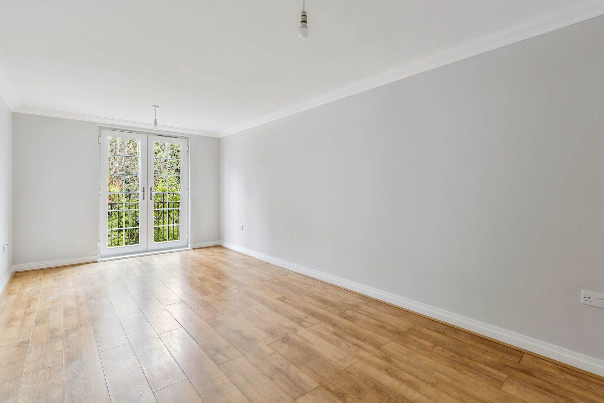 Additional Property Image 2 bedroom Flat for sale in Bushey 2