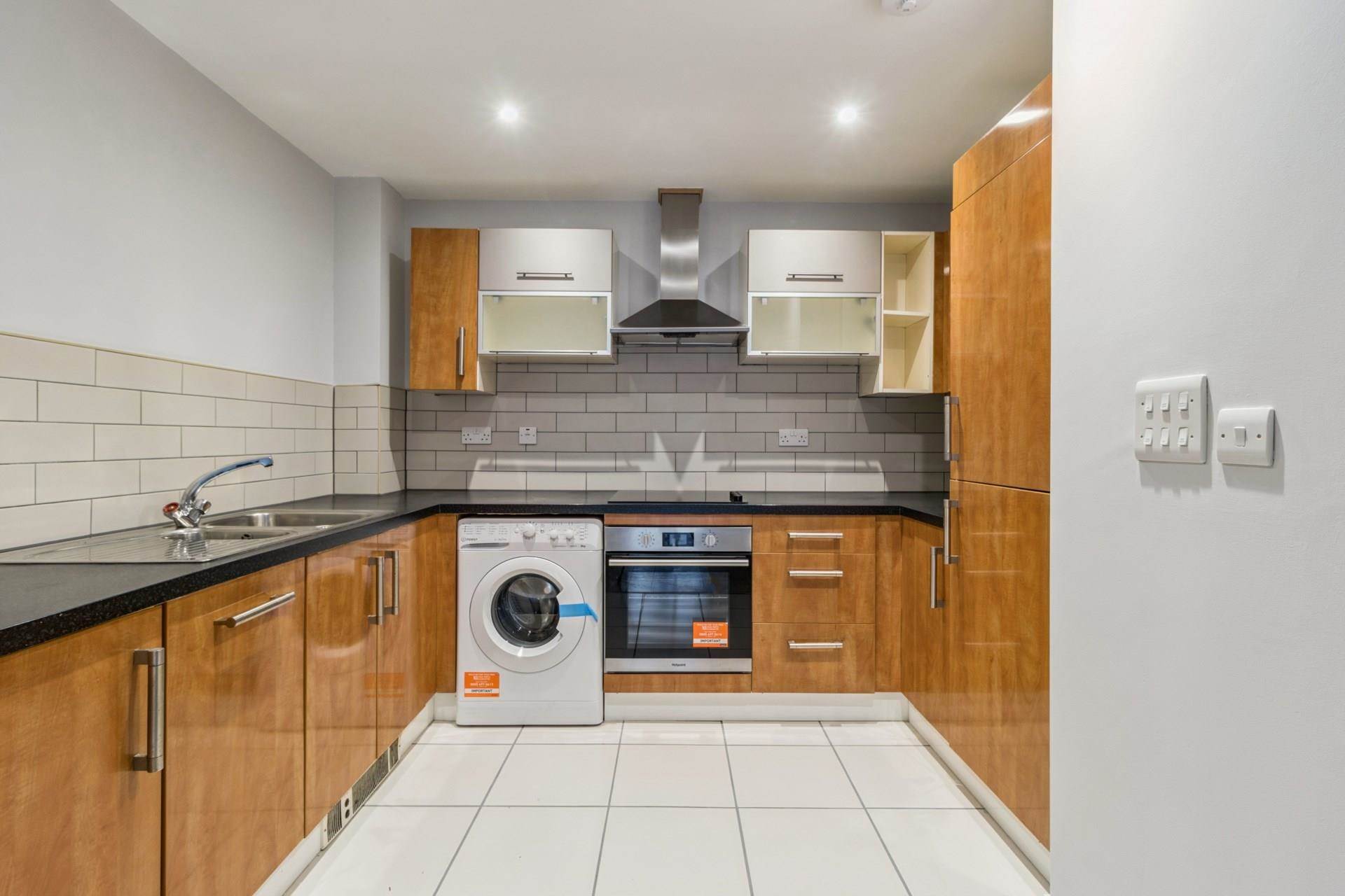 Additional Property Image 2 bedroom Flat for sale in Bushey 4