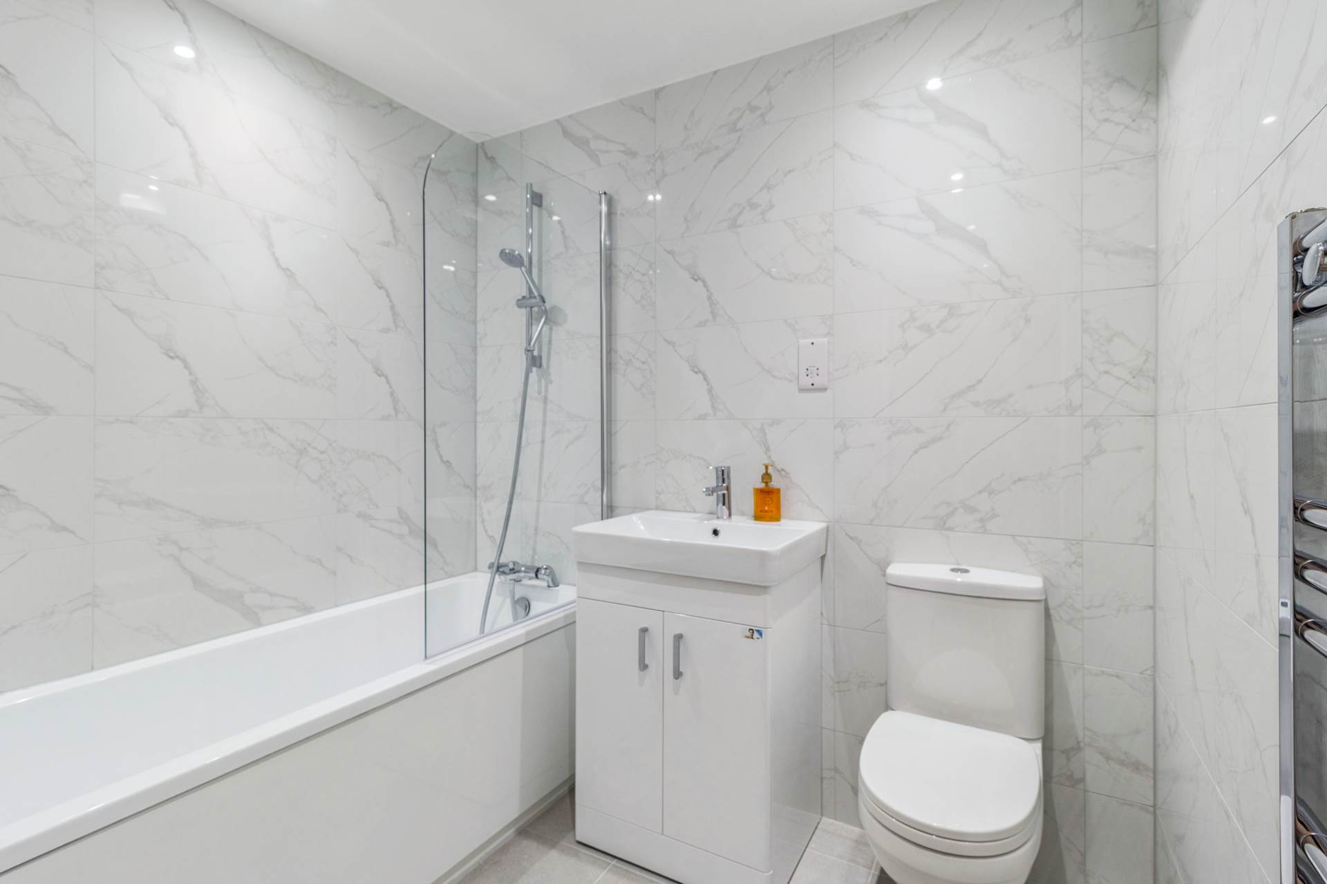 Additional Property Image 2 bedroom Flat for sale in Bushey 8