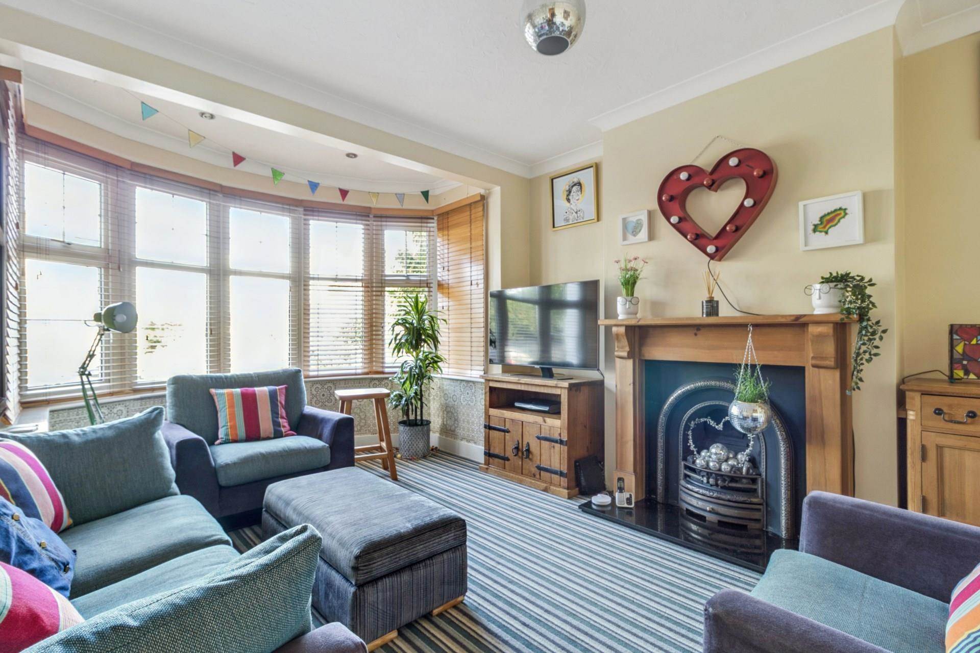 Additional Property Image 4 bedroom Semi Detached for sale in Watford 2