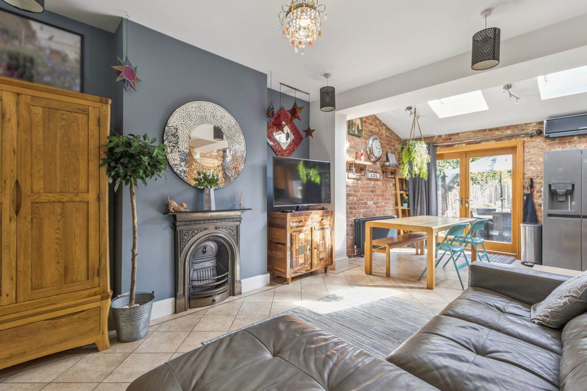 Additional Property Image 4 bedroom Semi Detached for sale in Watford 4