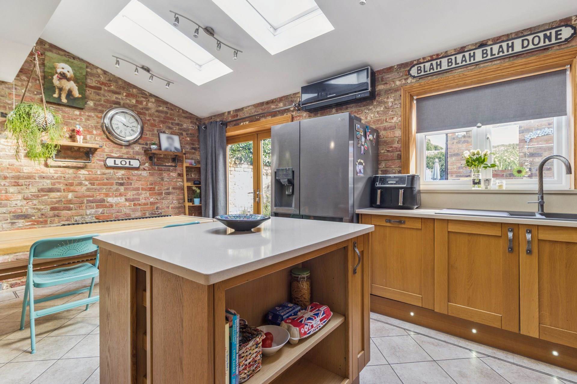 Additional Property Image 4 bedroom Semi Detached for sale in Watford 6