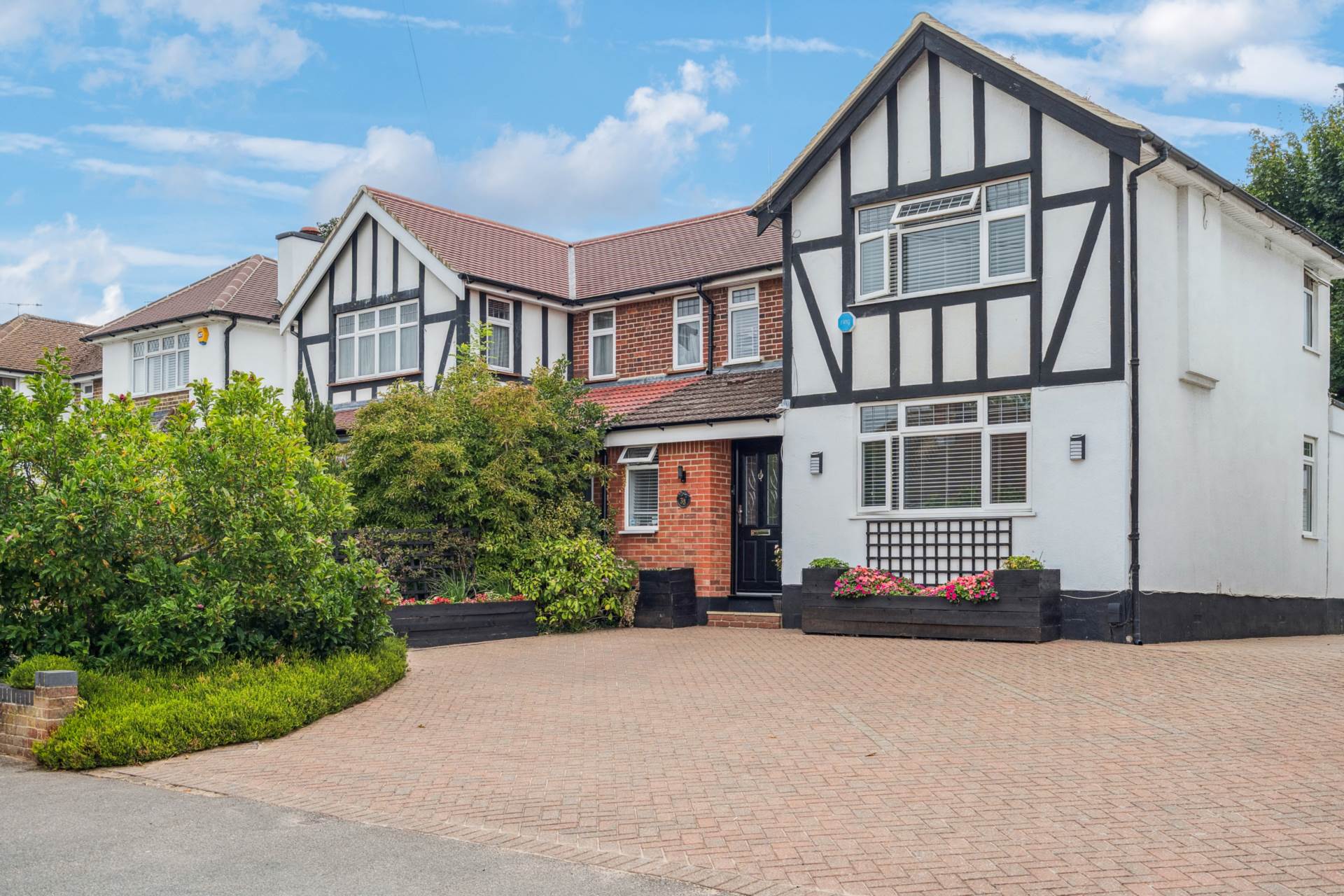 3 bedroom Semi Detached for sale in Bushey