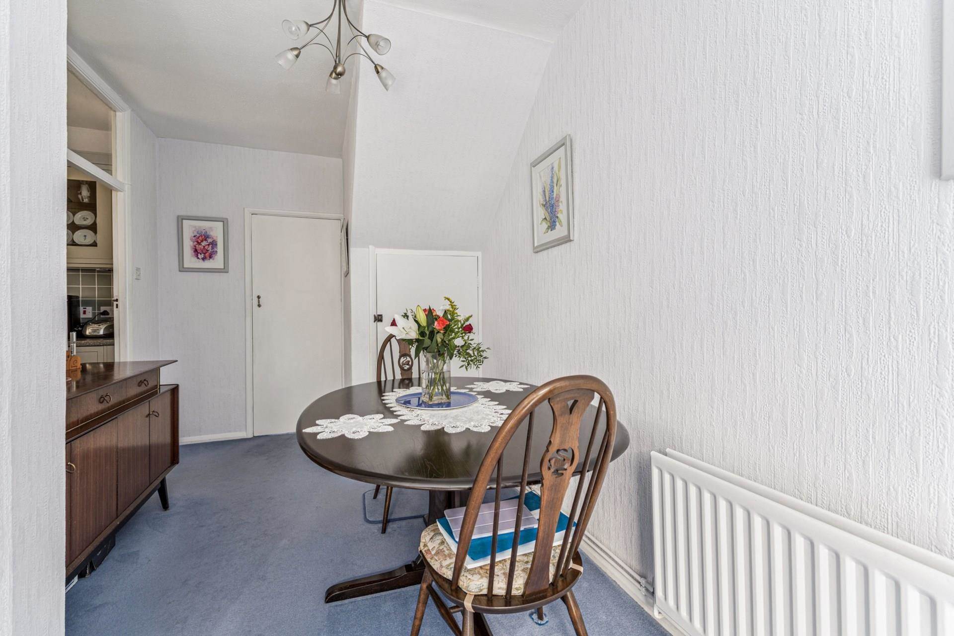 Additional Property Image 3 bedroom Semi Detached for sale in Bushey Heath 6
