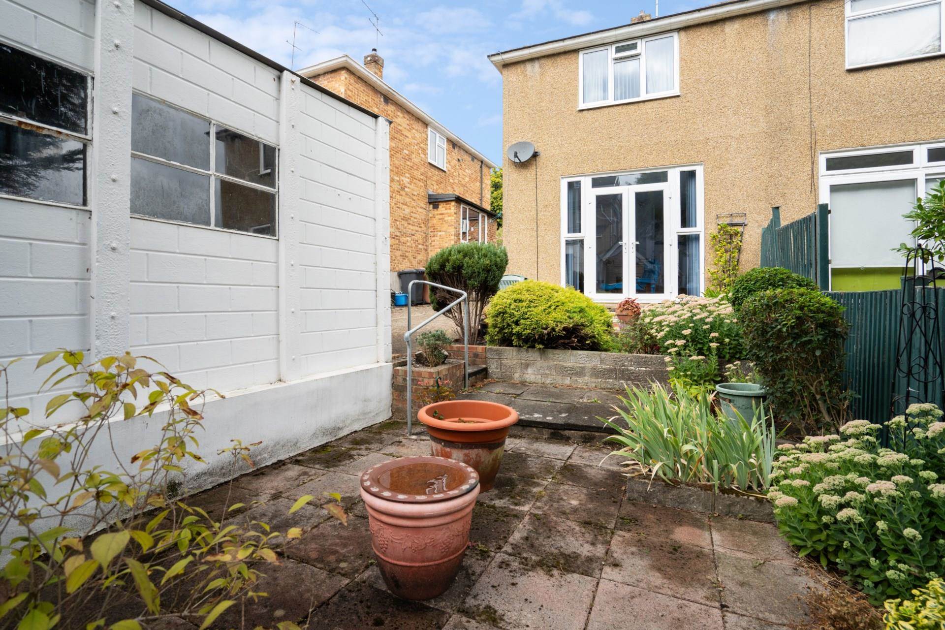 Additional Property Image 3 bedroom Semi Detached for sale in Bushey Heath 11