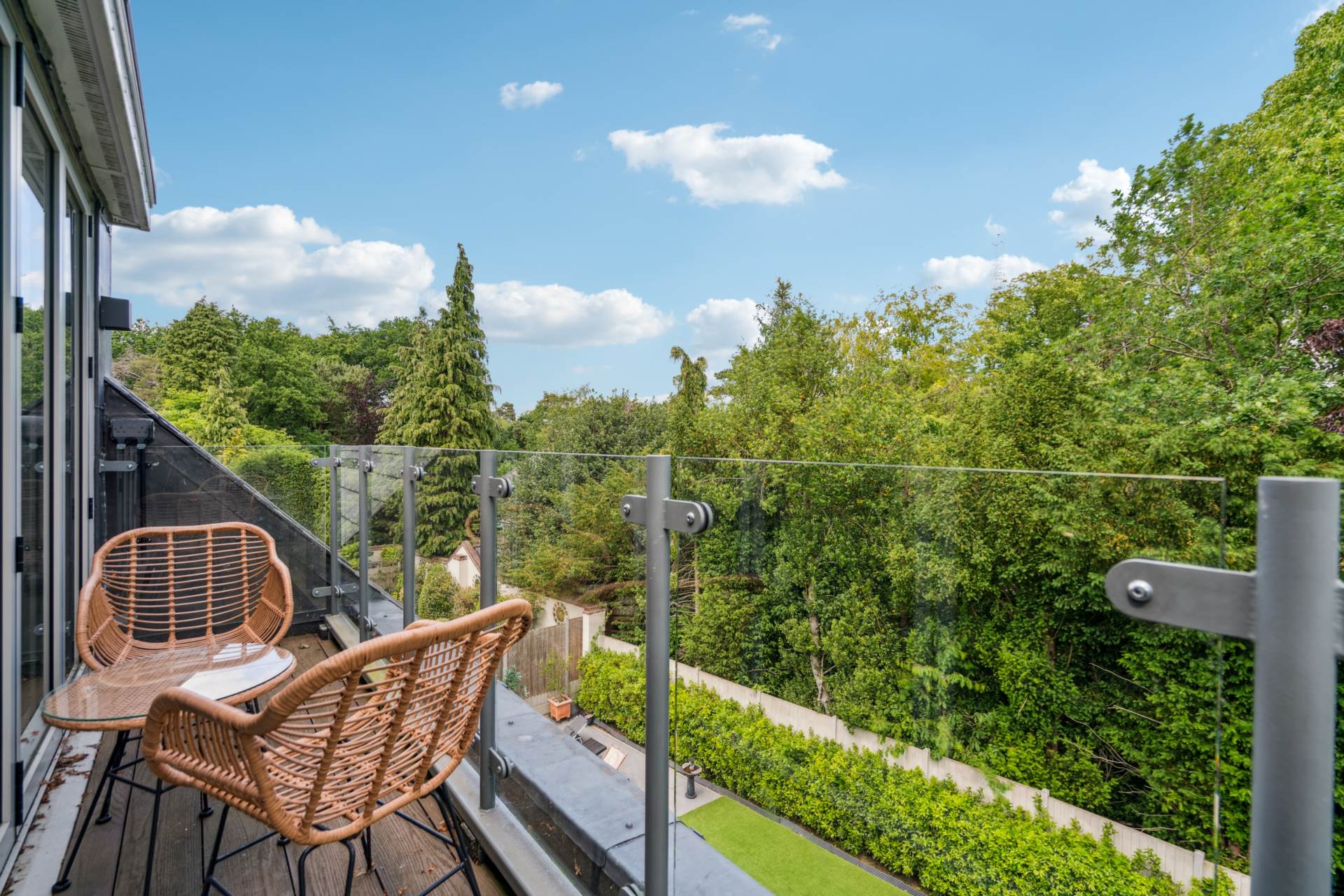 Additional Property Image 2 bedroom Penthouse for sale in Bushey Heath 2