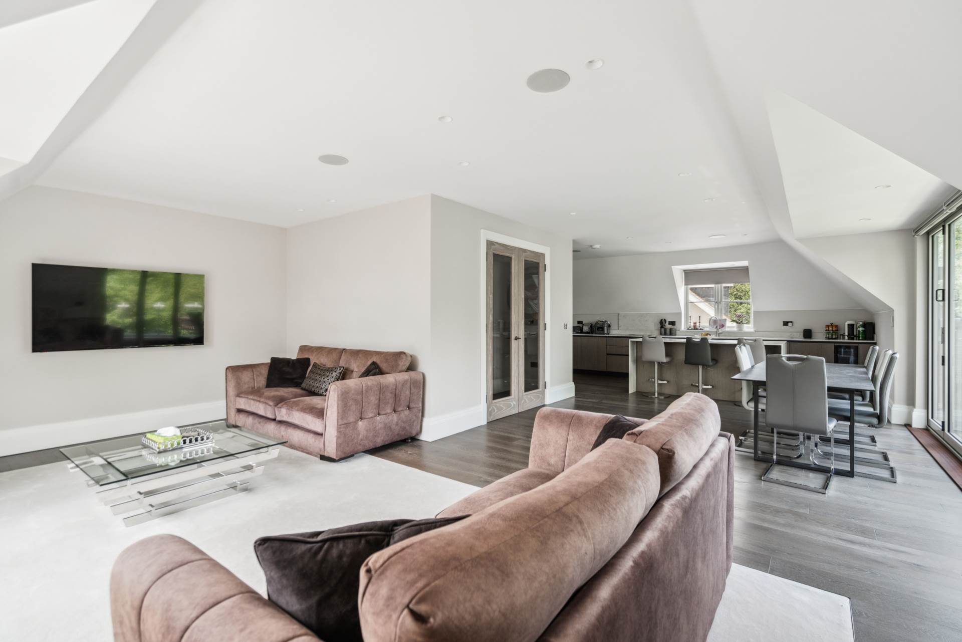 Additional Property Image 2 bedroom Penthouse for sale in Bushey Heath 3