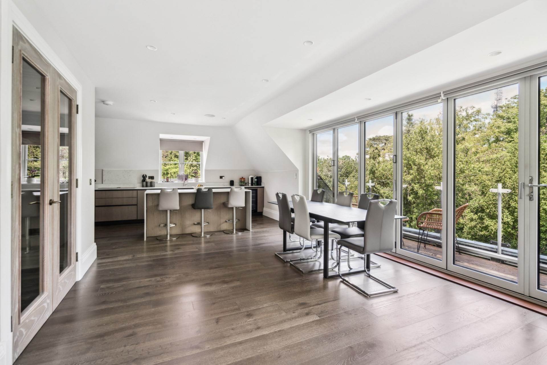 Additional Property Image 2 bedroom Penthouse for sale in Bushey Heath 5