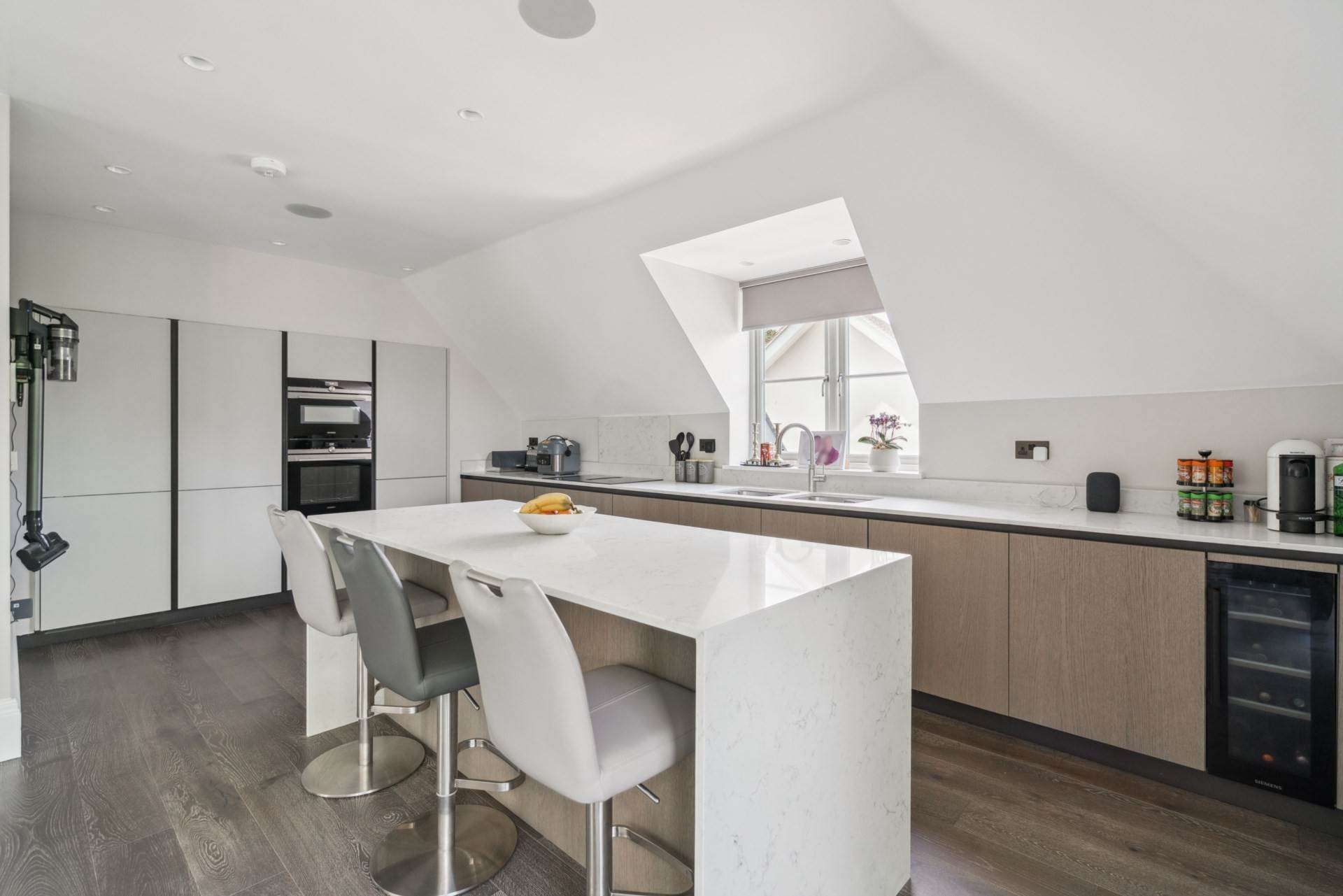 Additional Property Image 2 bedroom Penthouse for sale in Bushey Heath 8