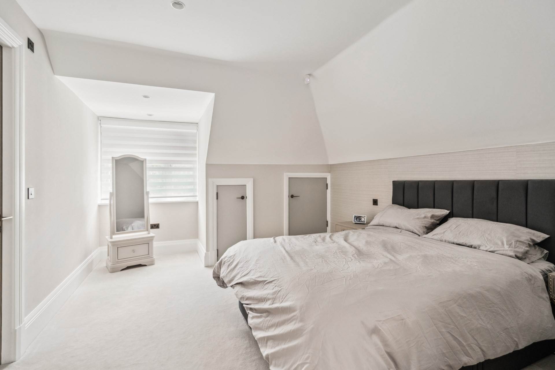 Additional Property Image 2 bedroom Penthouse for sale in Bushey Heath 10
