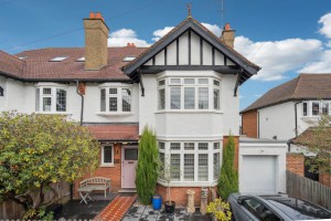 4 bedroom Semi Detached for sale in Bushey