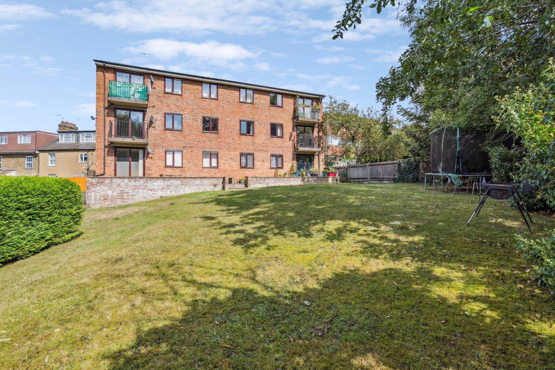 Additional Property Image 2 bedroom Flat for sale in Bushey 10