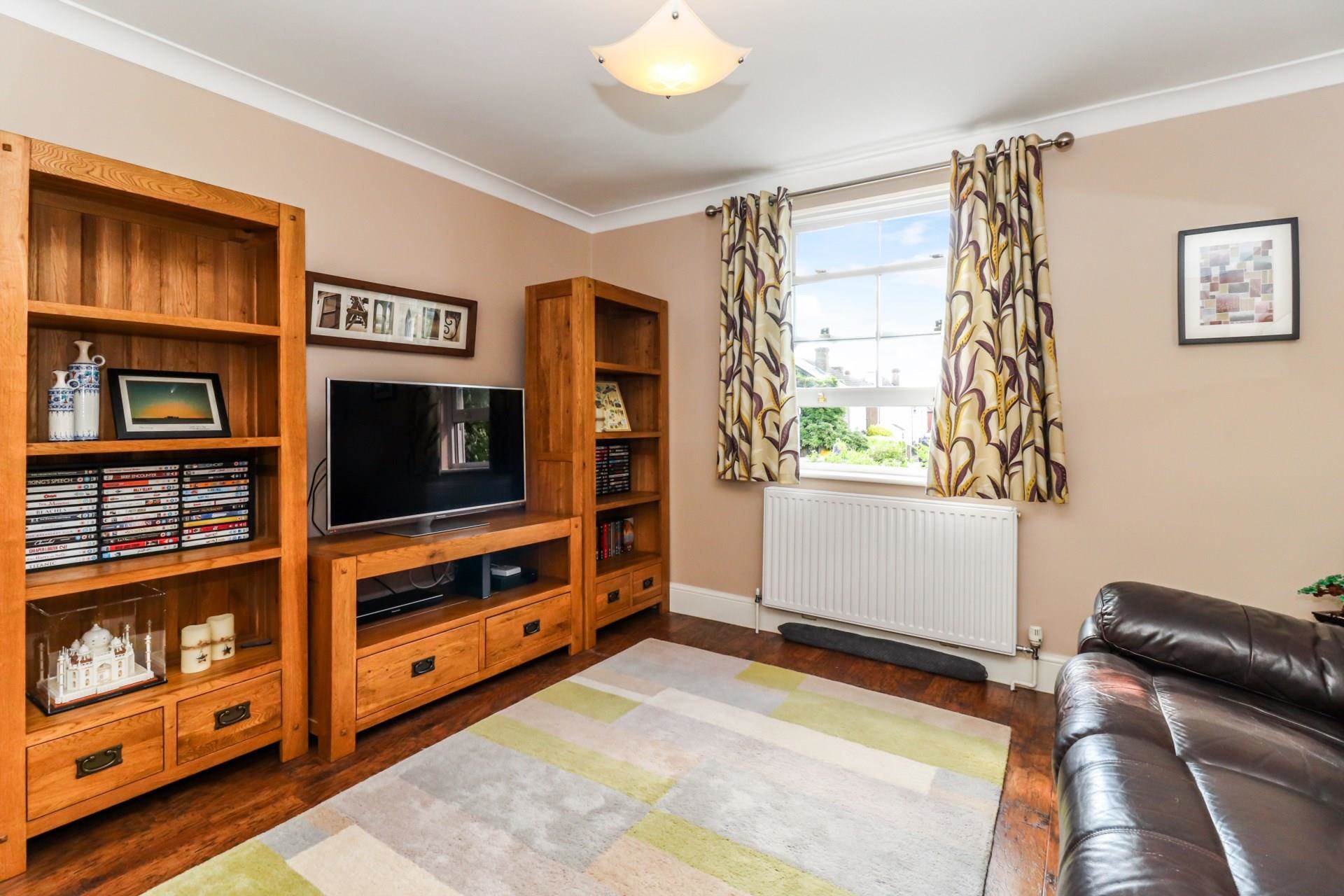 Additional Property Image 4 bedroom Detached for sale in Watford 5