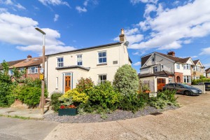 4 bedroom Detached for sale in Watford