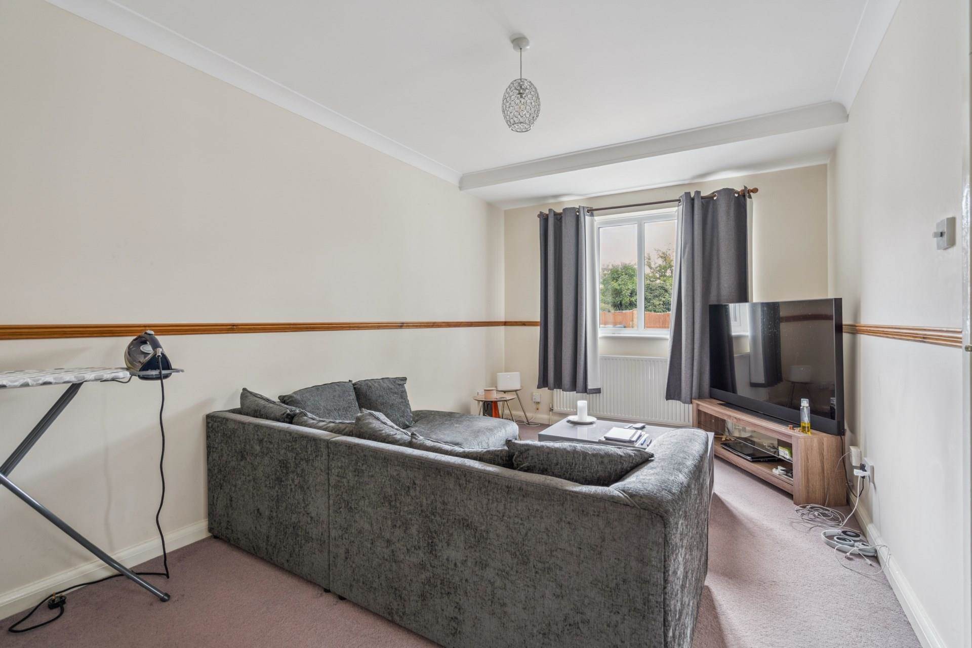 Additional Property Image 1 bedroom Semi Detached for sale in Bushey 3