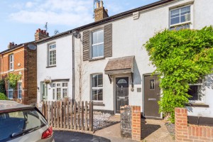 2 bedroom Terraced for sale in Bushey
