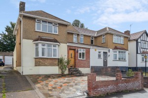 3 bedroom Semi Detached for sale in Bushey