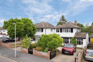 4 bedroom Detached for sale in Watford
