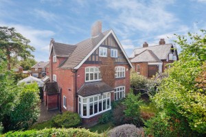 4 bedroom Semi Detached for sale in Bushey