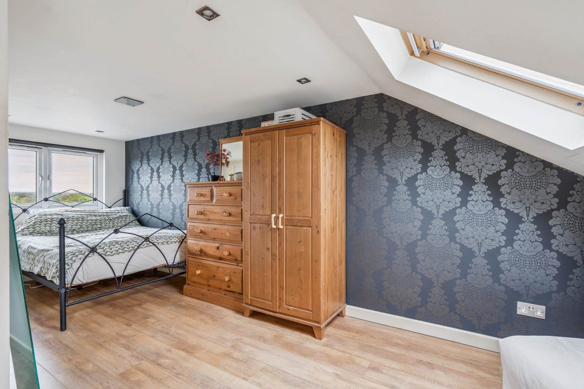 Additional Property Image 3 bedroom End of Terrace for sale in Bushey 15