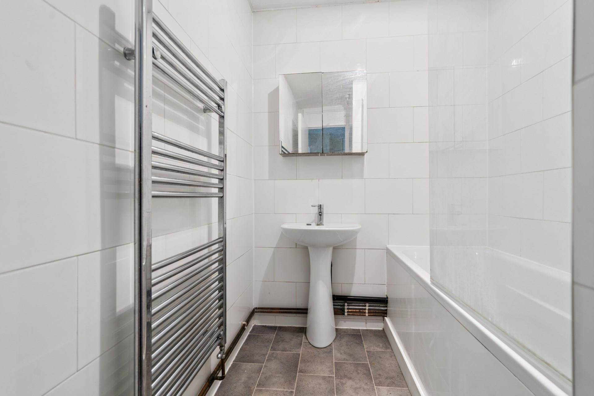 Additional Property Image 2 bedroom Flat for sale in Bushey 8